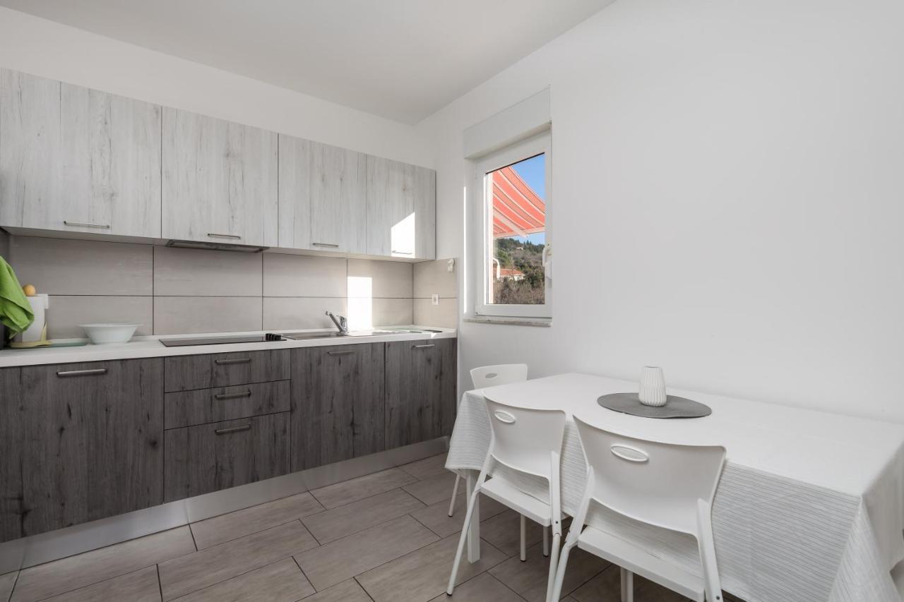 Apartment Tonka Barbat na Rabu Екстериор снимка