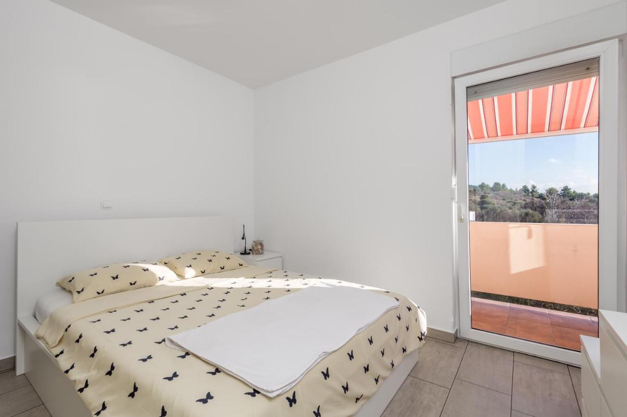 Apartment Tonka Barbat na Rabu Екстериор снимка