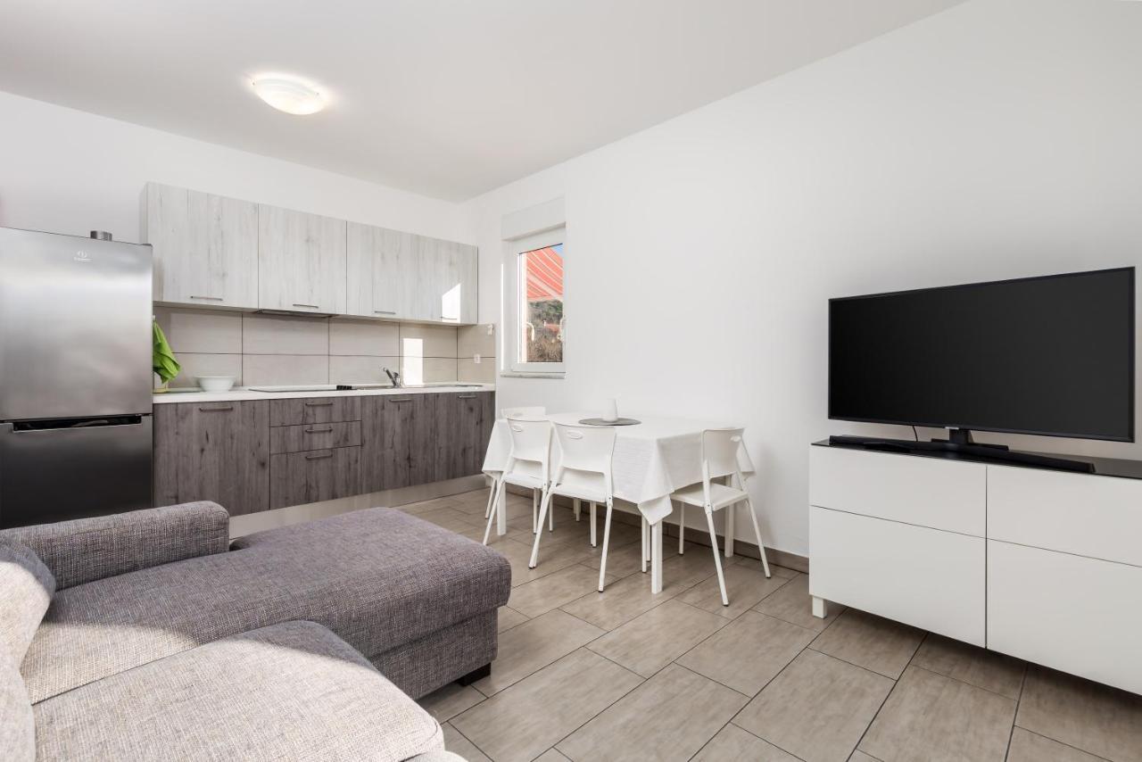 Apartment Tonka Barbat na Rabu Екстериор снимка